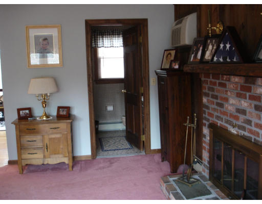 28 Pontiac Road Walpole, MA 02081 - Photo 4 of 7 Gallery Image 4