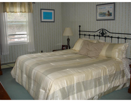 28 Pontiac Road Walpole, MA 02081 - Photo 5 of 7 Gallery Image 5