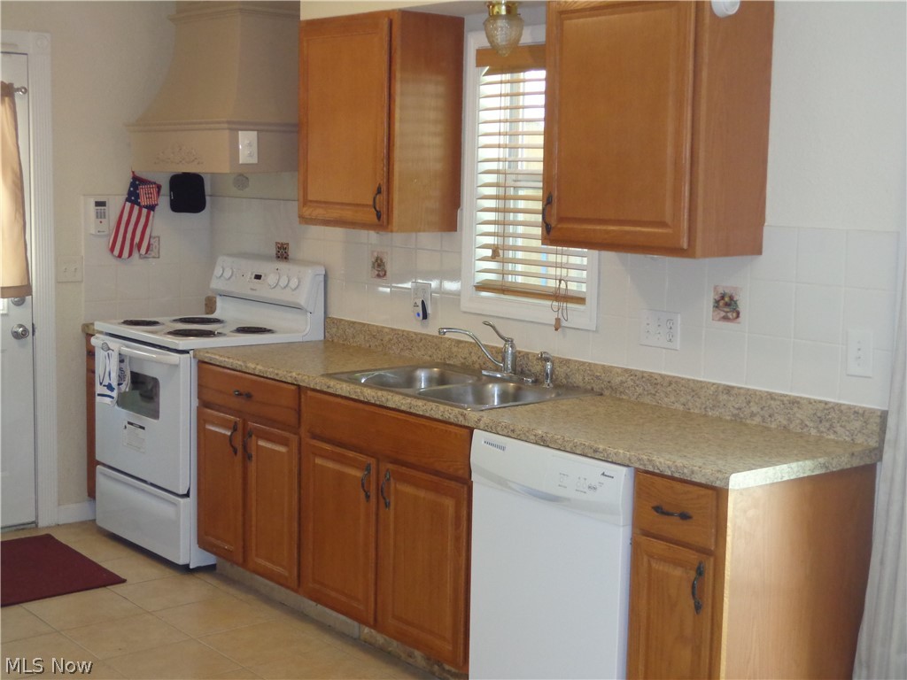 242 Nobottom Road Berea, OH 44017 - Photo 5 of 14 Gallery Image 5