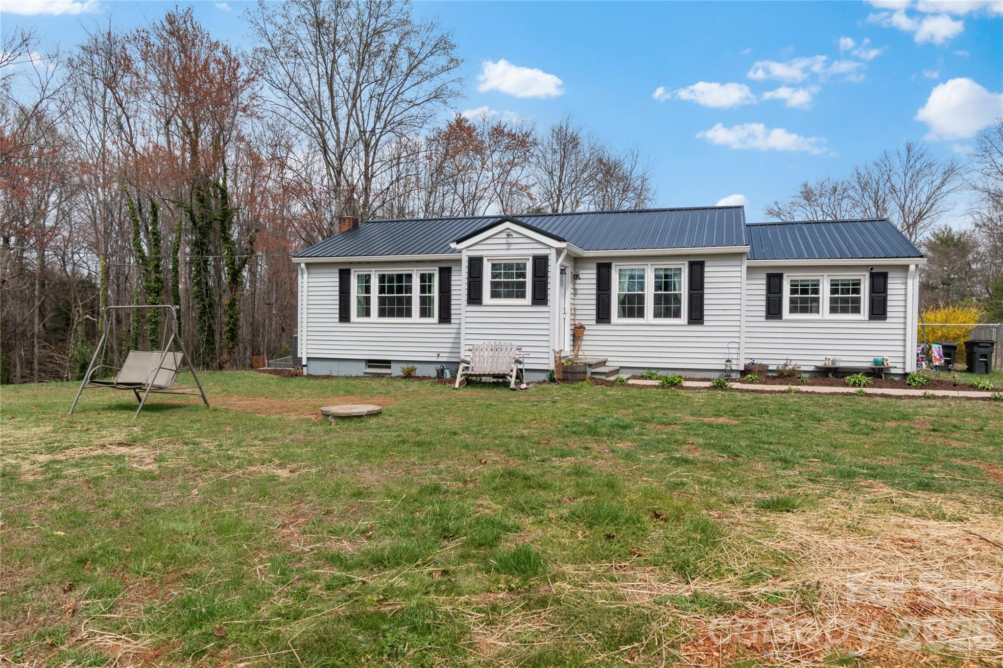 379 Pat Nixon Road State Road, NC 28676 - Photo 7 of 41