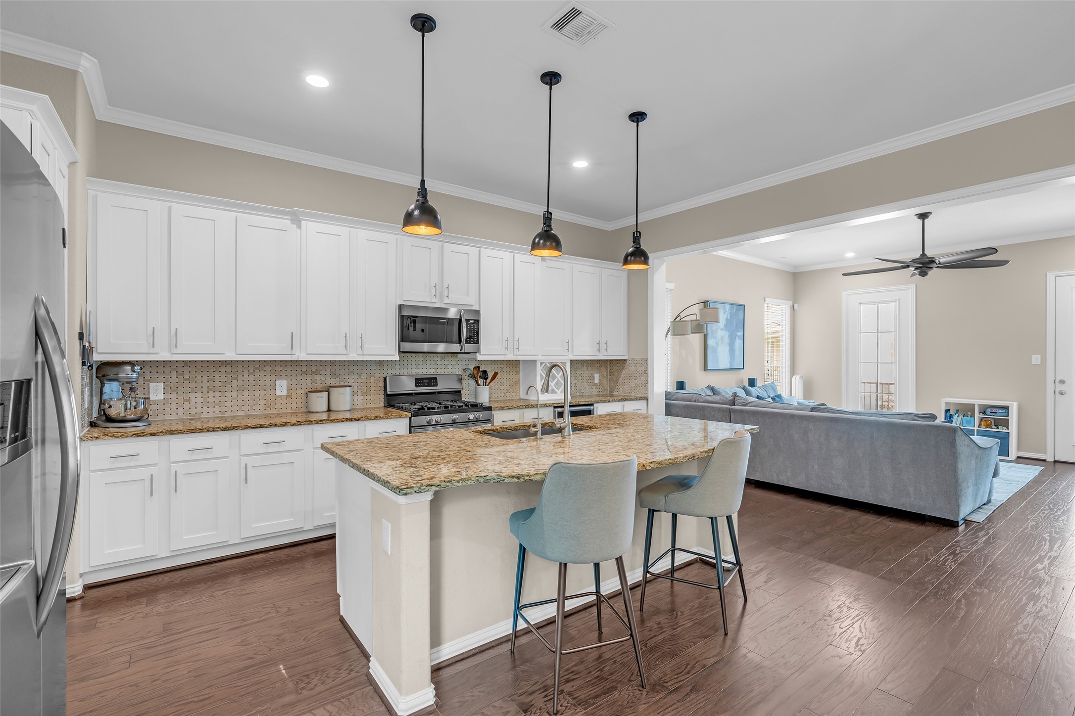 8905 Wind Springs Drive Houston, TX 77080 - Photo 10 of 25