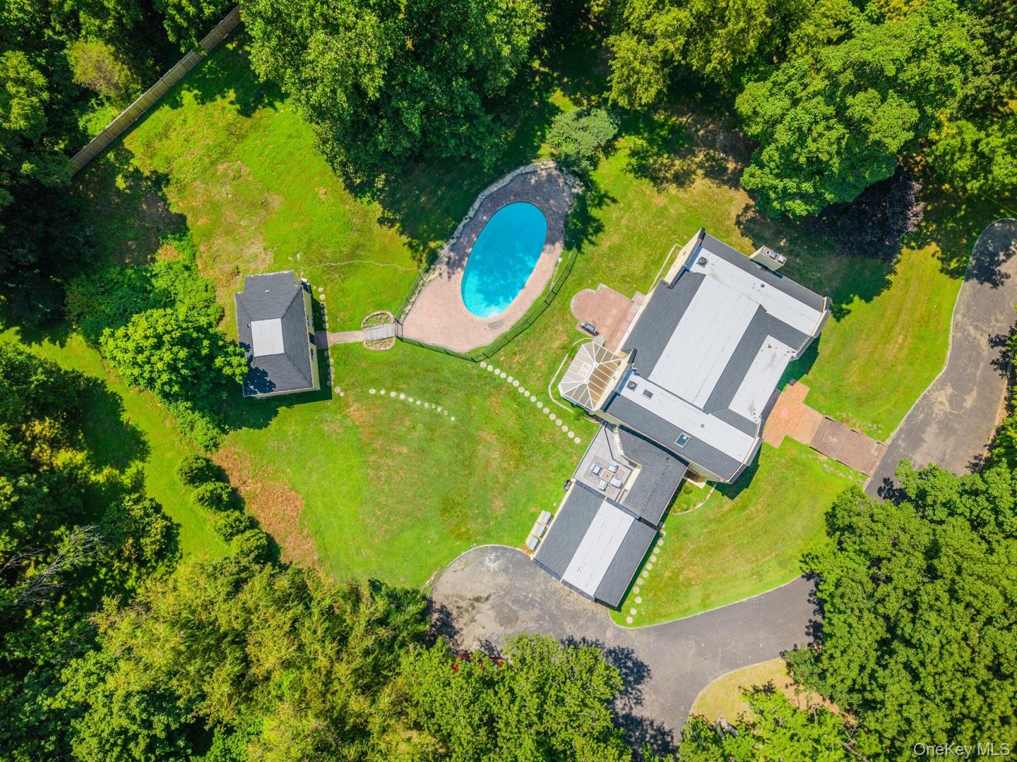 530 South Centre Island Road Centre Island, NY 11771 - Photo 29 of 32 Aerial view of a pool area
