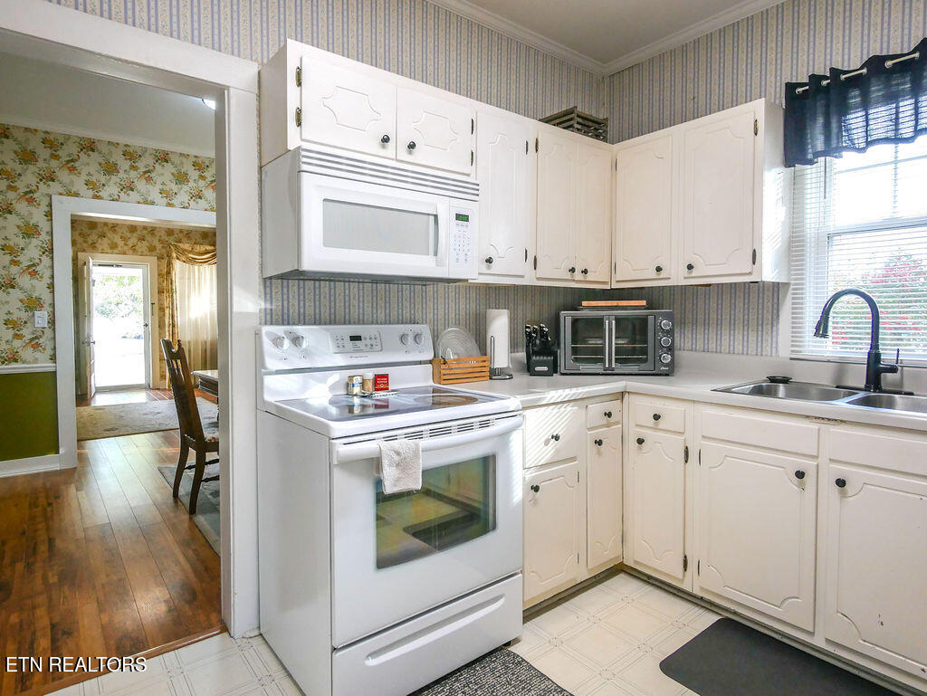 10 Pine Street Athens, TN 37303 - Photo 9 of 32 P1080627