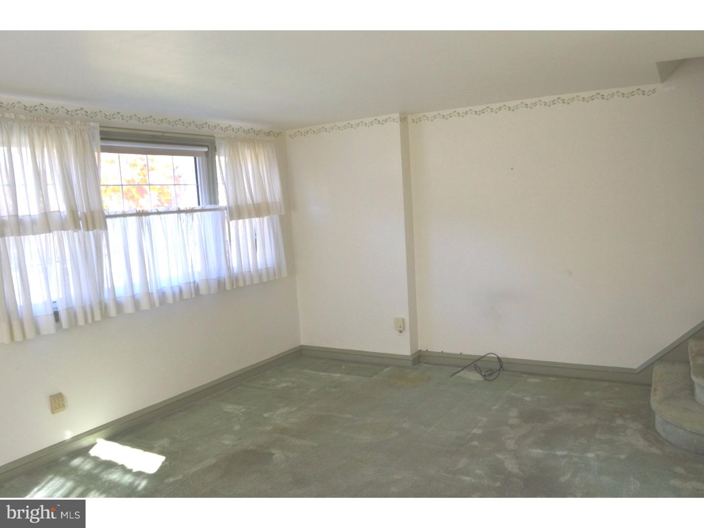412 East Rodgers Street Ridley Park, PA 19078 - Photo 6 of 21 Living Room