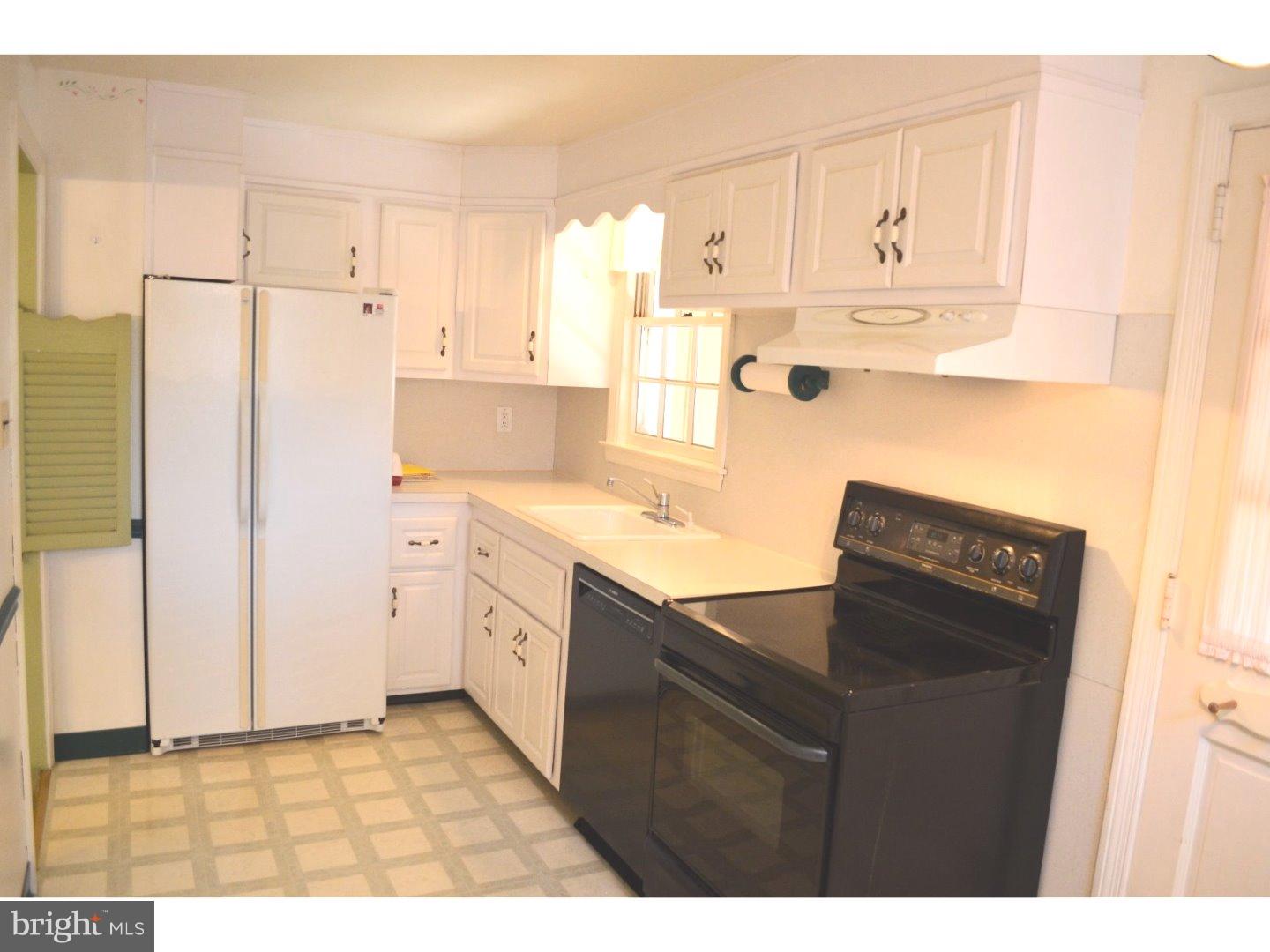 412 East Rodgers Street Ridley Park, PA 19078 - Photo 9 of 21 Kitchen