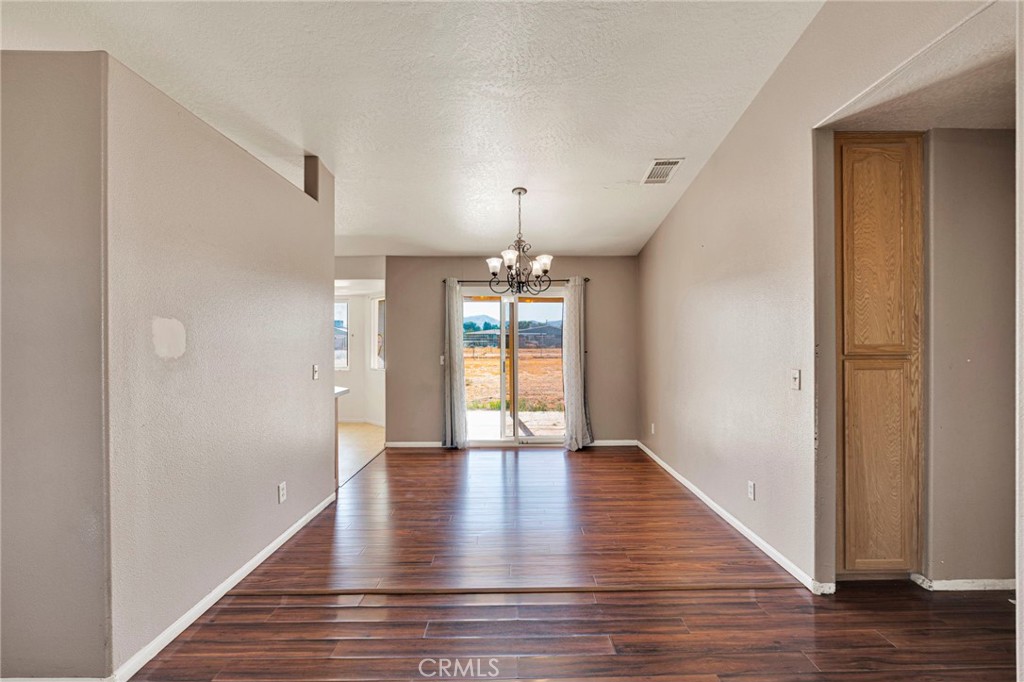 13475 Yakima Road Apple Valley, CA 92308 - Photo 12 of 24