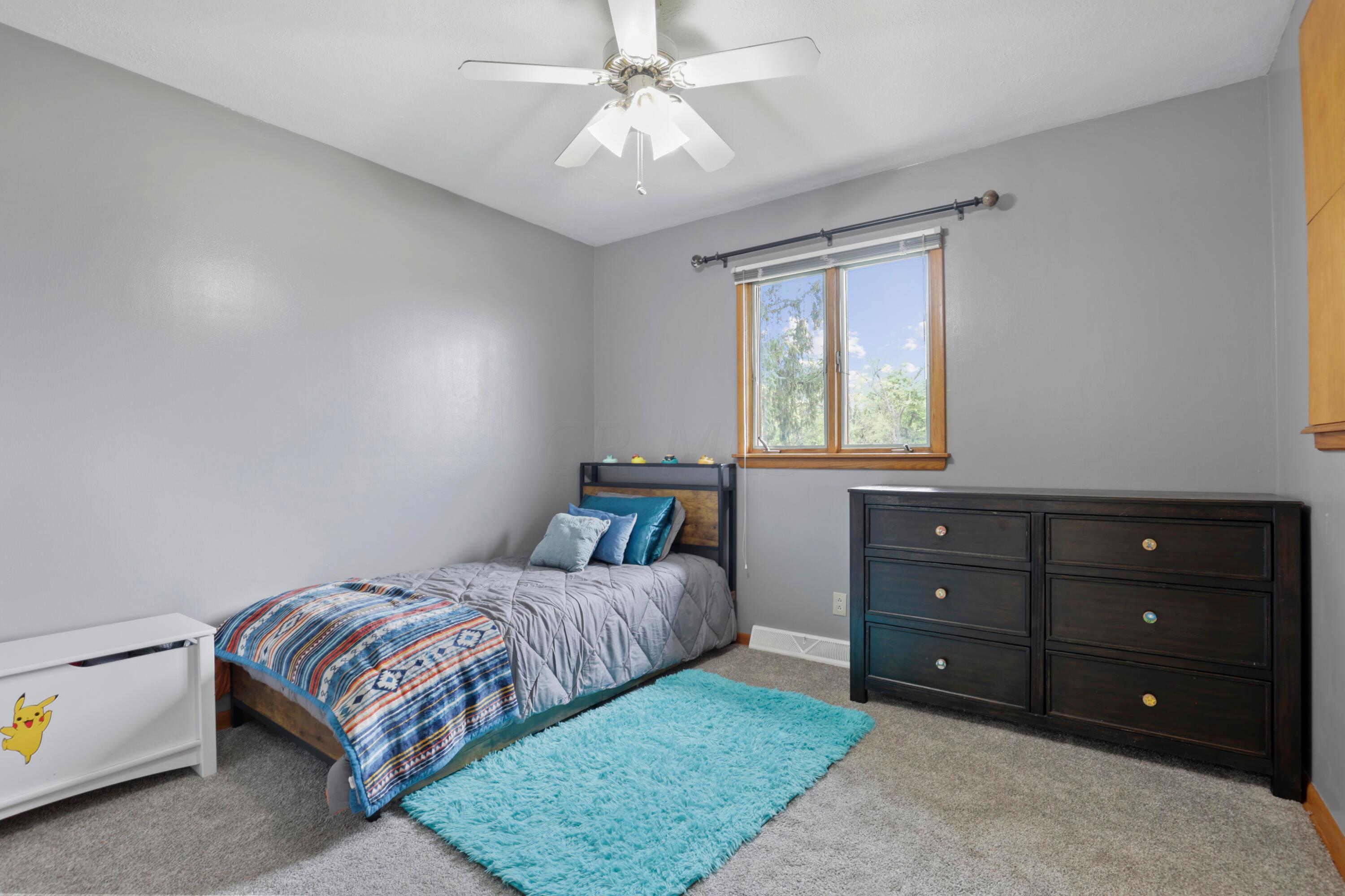 7593 Lake Drive Road Newark, OH 43056 - Photo 10 of 31 19-print-0N4A7843