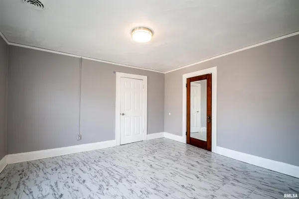 $375,000 | 501 West Columbia Terrace, Peoria, IL 61606