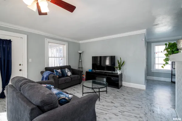 $375,000 | 501 West Columbia Terrace, Peoria, IL 61606