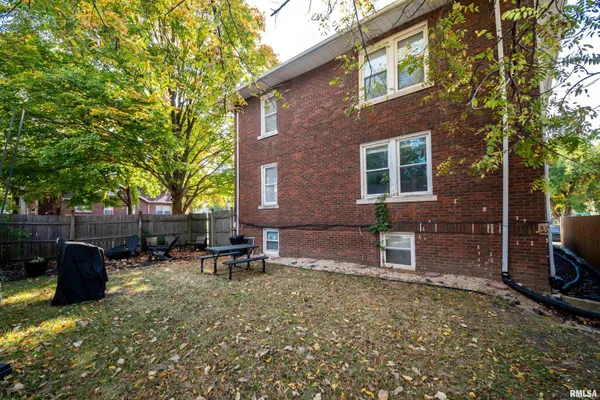 $375,000 | 501 West Columbia Terrace, Peoria, IL 61606