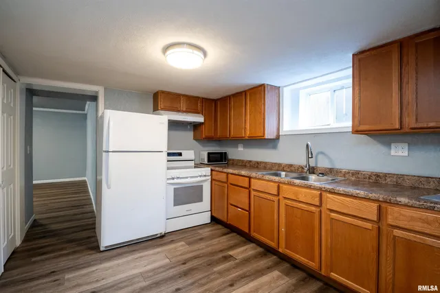 $380,000 | 501 West Columbia Terrace, Peoria, IL 61606