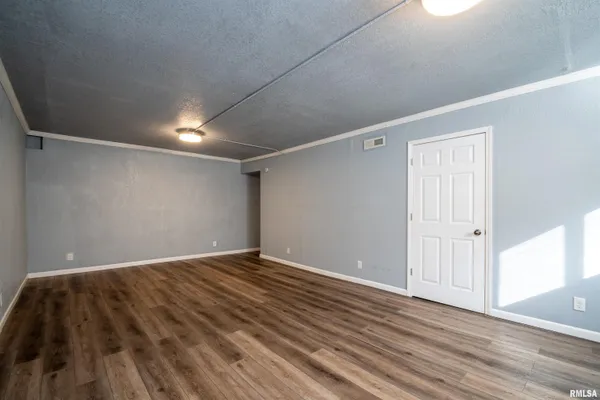 $375,000 | 501 West Columbia Terrace, Peoria, IL 61606