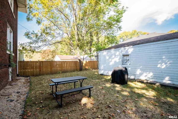 $375,000 | 501 West Columbia Terrace, Peoria, IL 61606