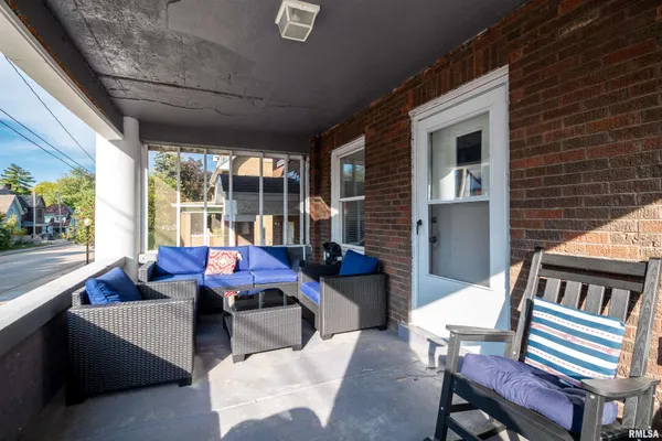 $375,000 | 501 West Columbia Terrace, Peoria, IL 61606