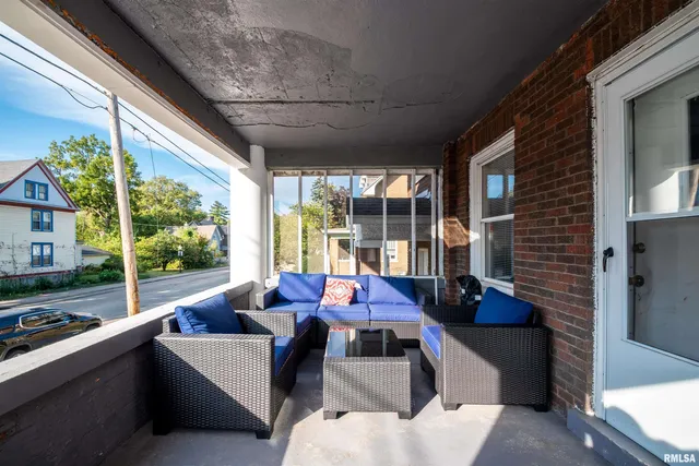 $380,000 | 501 West Columbia Terrace, Peoria, IL 61606