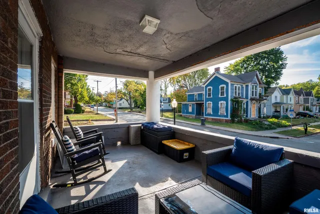 $380,000 | 501 West Columbia Terrace, Peoria, IL 61606