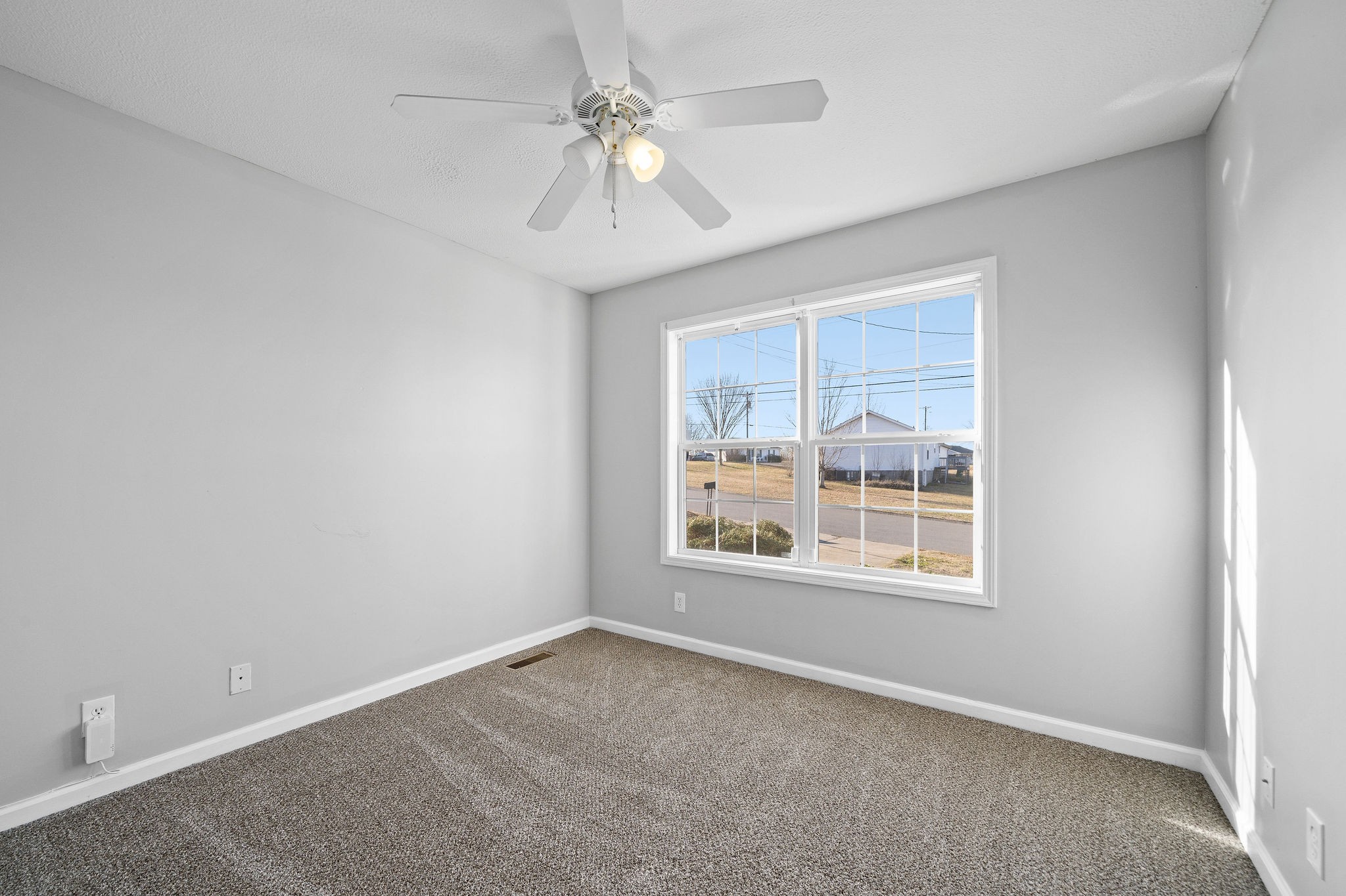 2904 Core Drive Clarksville, TN 37040 - Photo 12 of 23 an empty room with a window