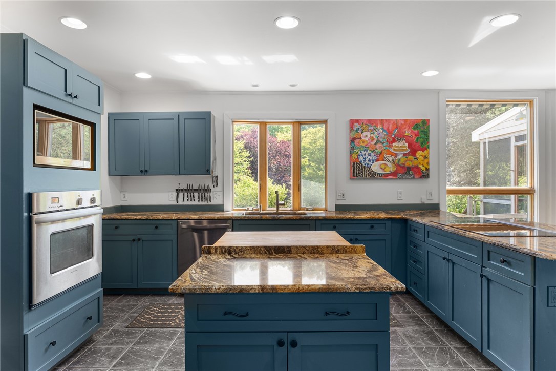 517 Lake Road Tiverton, RI 02878 - Photo 22 of 47