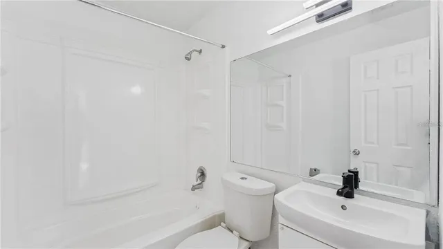 $2,000 | 4447 Ivey Court, Orlando, FL 32811