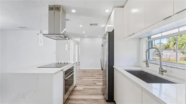 $2,000 | 4447 Ivey Court, Orlando, FL 32811