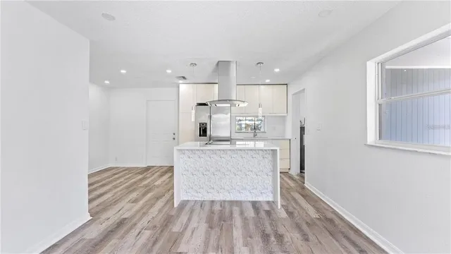 $2,000 | 4447 Ivey Court, Orlando, FL 32811