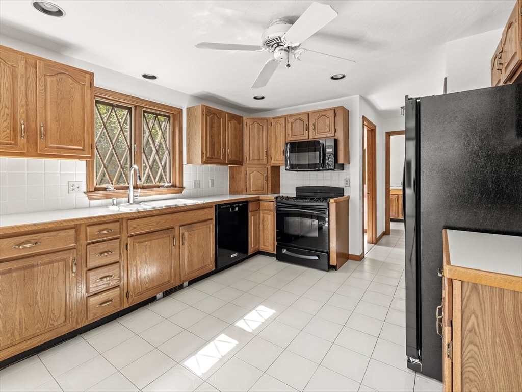 7 Notch Brook Road Shrewsbury, MA 01545 - Photo 12 of 42 Gallery Image 12