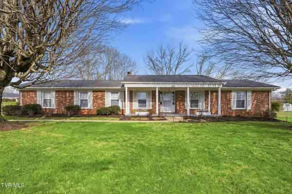$425,000 | 806 Hiwassee Heights Drive, Johnson City, TN 37601