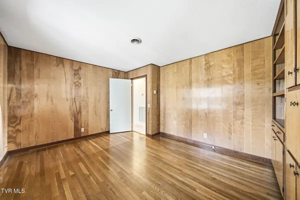 $425,000 | 806 Hiwassee Heights Drive, Johnson City, TN 37601