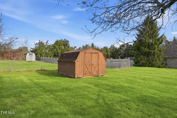 $425,000 | 806 Hiwassee Heights Drive, Johnson City, TN 37601