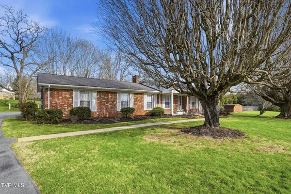 $425,000 | 806 Hiwassee Heights Drive, Johnson City, TN 37601