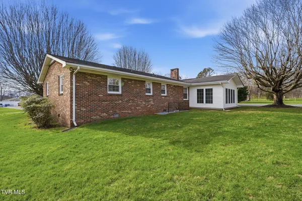 $425,000 | 806 Hiwassee Heights Drive, Johnson City, TN 37601