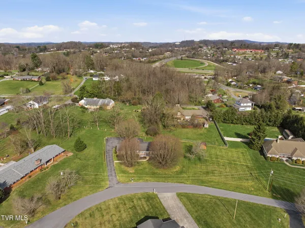 $425,000 | 806 Hiwassee Heights Drive, Johnson City, TN 37601