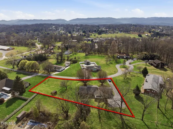 $425,000 | 806 Hiwassee Heights Drive, Johnson City, TN 37601