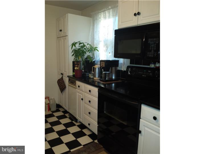 3320 Ridgeway Street Laureldale, PA 19605 - Photo 4 of 20 Gallery Image 4
