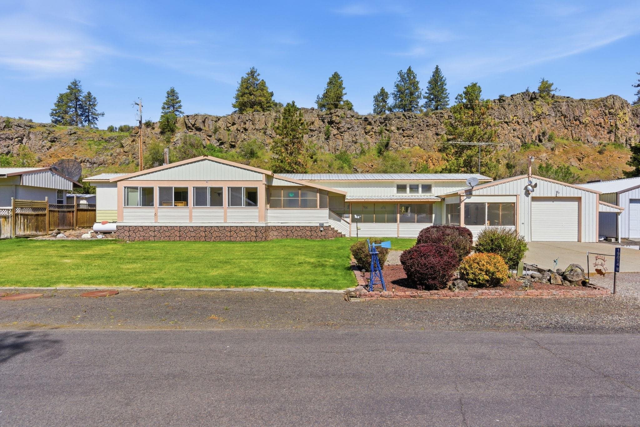 19014 West Bunker Road Cheney, WA 99004 - Photo 1 of 46