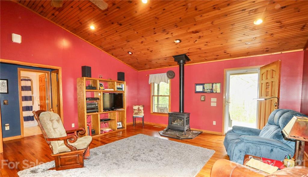1723 Austin Little Mountain Road Ronda, NC 28670 - Photo 11 of 38 Gallery Image 11