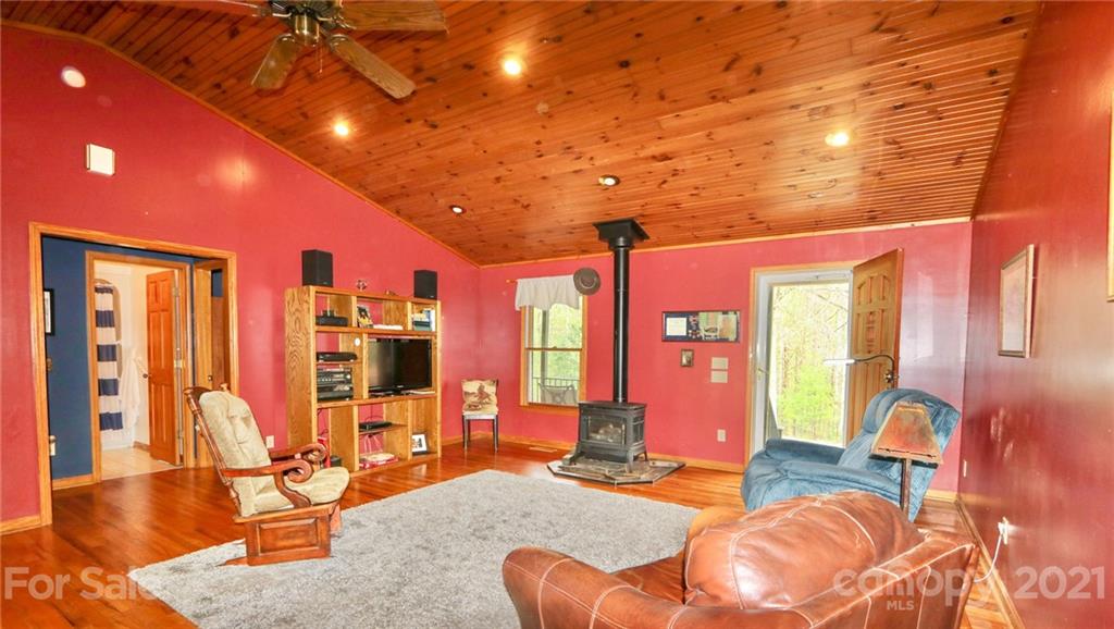1723 Austin Little Mountain Road Ronda, NC 28670 - Photo 12 of 38 Gallery Image 12