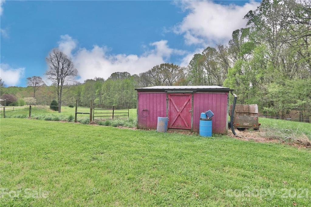 1723 Austin Little Mountain Road Ronda, NC 28670 - Photo 27 of 38 Gallery Image 27