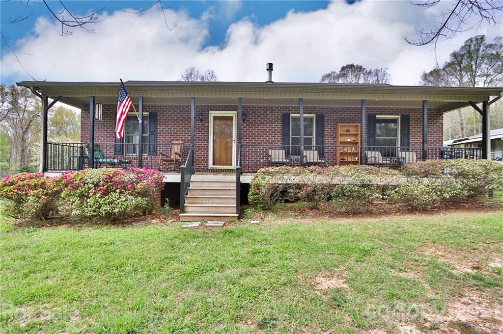 1723 Austin Little Mountain Road Ronda, NC 28670 - Photo 4 of 38 Gallery Image 4