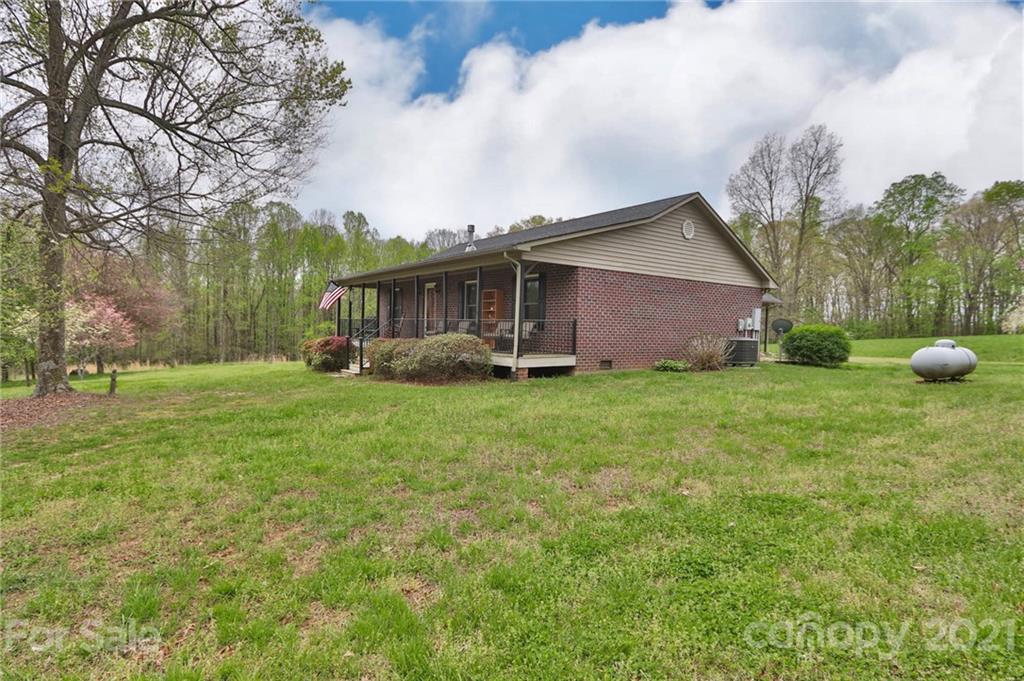1723 Austin Little Mountain Road Ronda, NC 28670 - Photo 34 of 38 Gallery Image 34