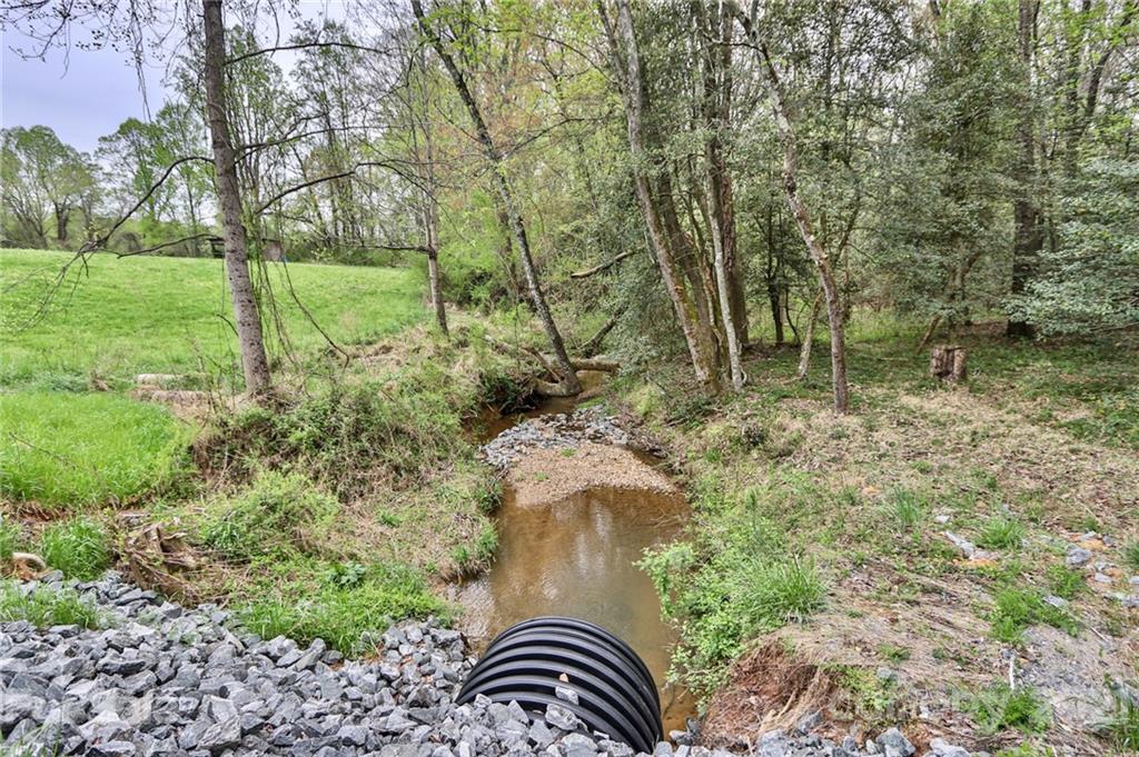 1723 Austin Little Mountain Road Ronda, NC 28670 - Photo 5 of 38 Gallery Image 5