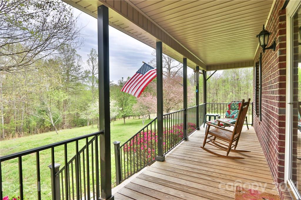 1723 Austin Little Mountain Road Ronda, NC 28670 - Photo 6 of 38 Gallery Image 6