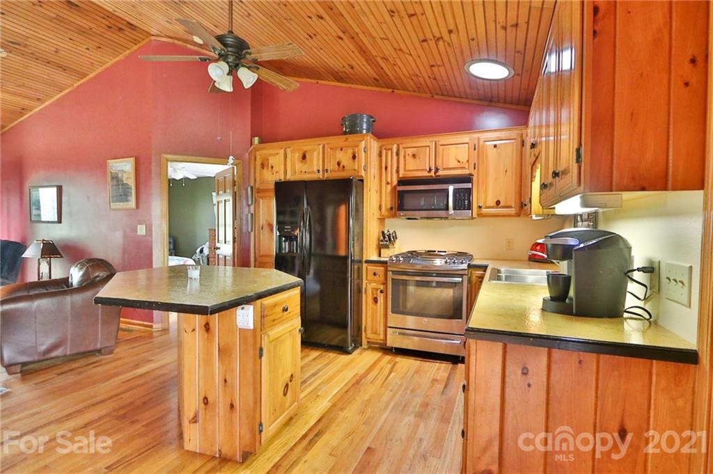 1723 Austin Little Mountain Road Ronda, NC 28670 - Photo 7 of 38 Gallery Image 7