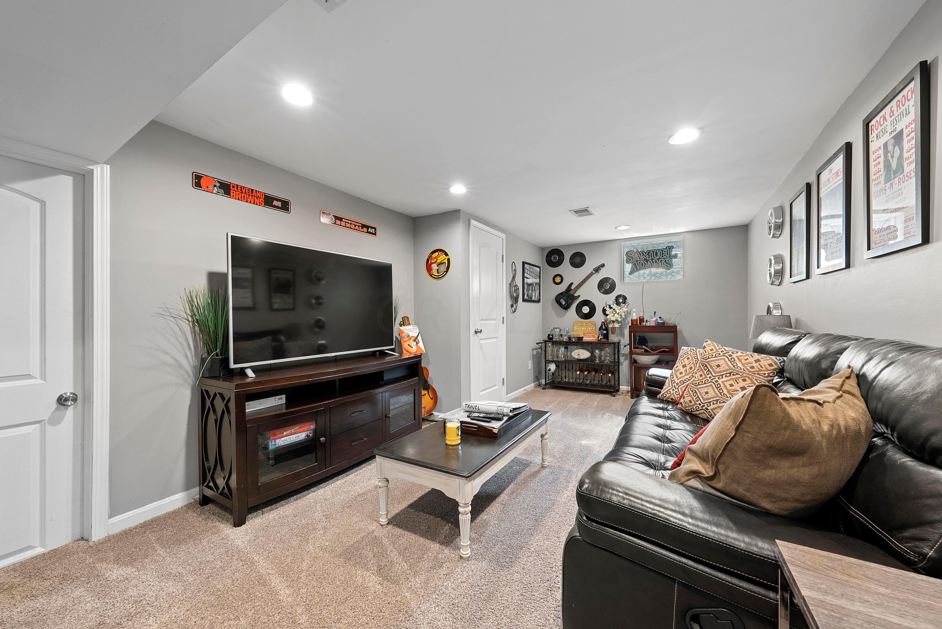 475 Arden Road Columbus, OH 43214 - Photo 24 of 31 Finished Basement