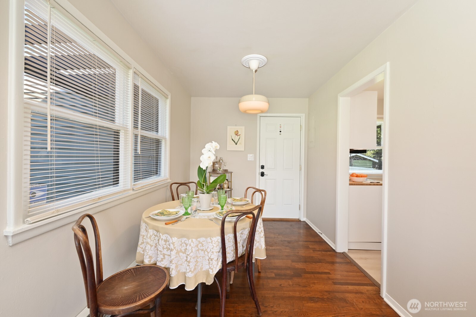 9328 31st Avenue Southwest Seattle, WA 98126 - Photo 10 of 31