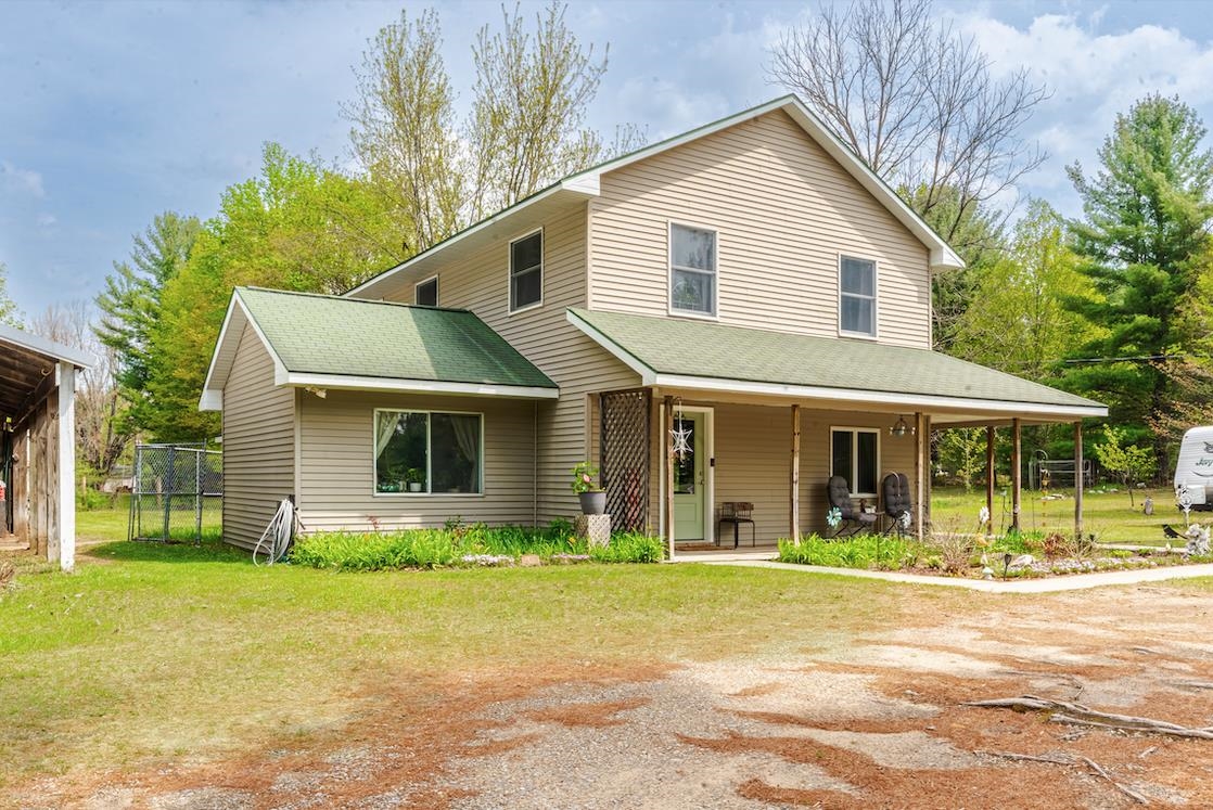 10942 Thiel Road Traverse City, MI 49685 - Photo 1 of 35 Gallery Image 1