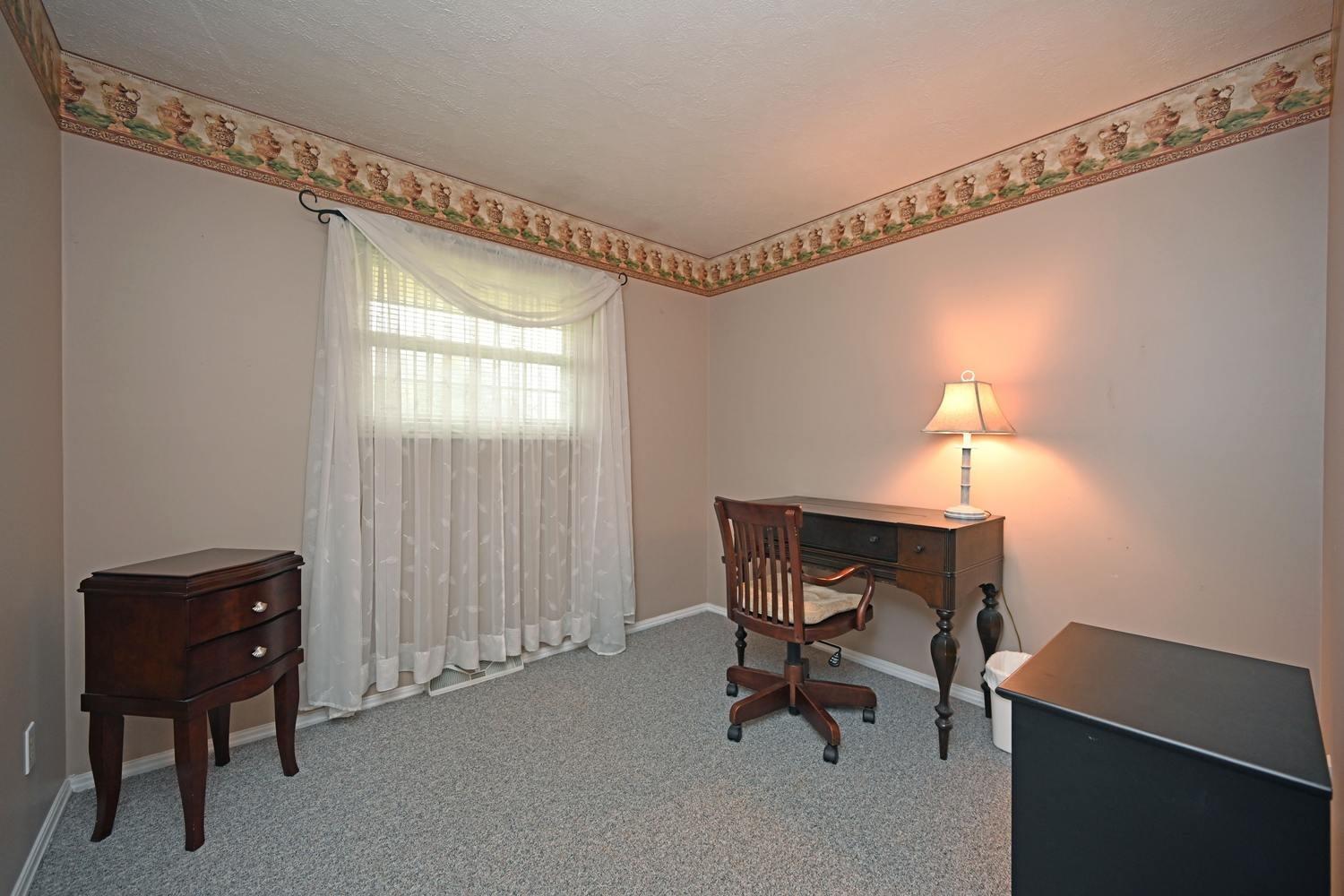 1038 Pamela Road Cincinnati, OH 45255 - Photo 24 of 43
