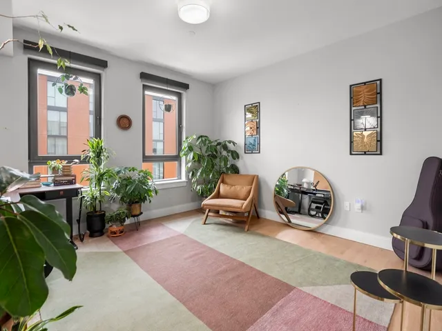 $4,150 | 9 Central Street, Unit 206, Somerville, MA 02143