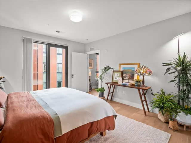 $4,150 | 9 Central Street, Unit 206, Somerville, MA 02143