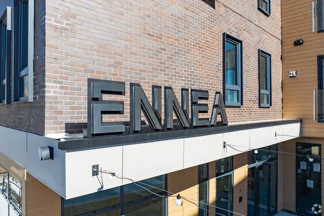 $4,150 | 9 Central Street, Unit 206, Somerville, MA 02143